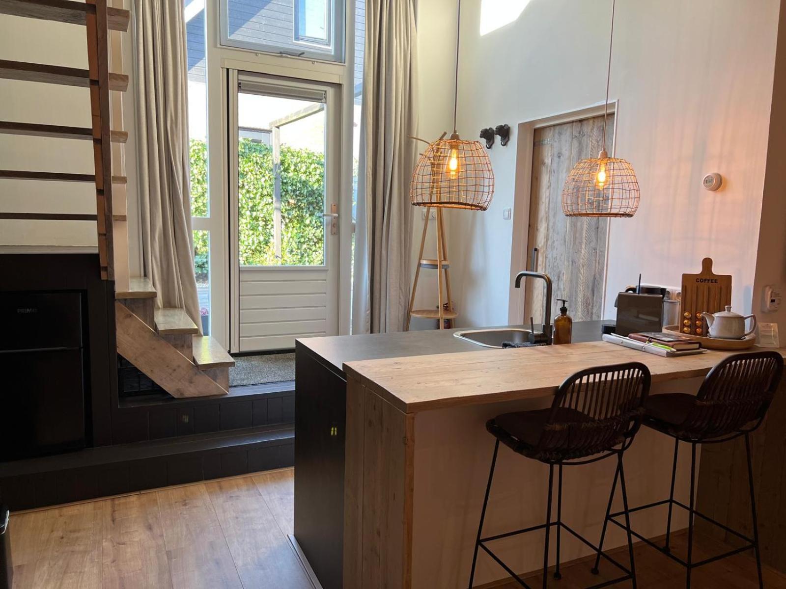 B&B Thus Yn Hantum Экстерьер фото